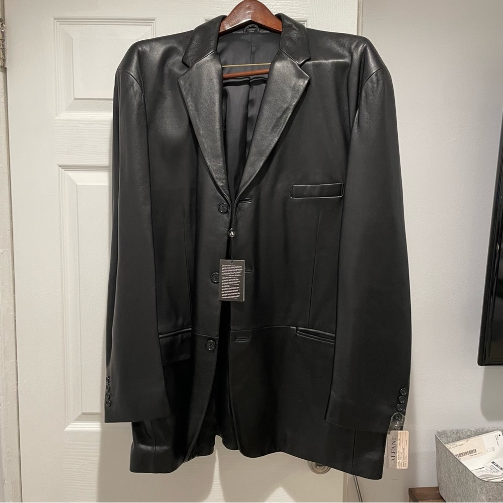 Vintage NWT Black Alfani Men’s Leather Coat, vintage size L50, = XXL